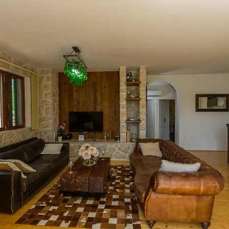 Villa Luxury Heaven Nr. 2 *
