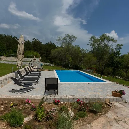 Villa Luxury Heaven Nr. 2 *